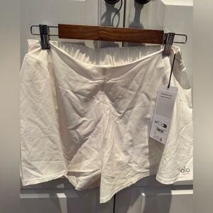 Alo Yoga Ivory Tiebreaker Shorts NWT